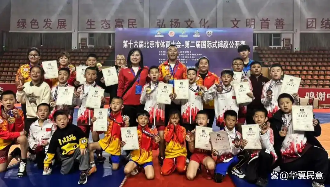 游泳运动员张_游泳冠军张瑞教练是谁啊_游泳女冠军张